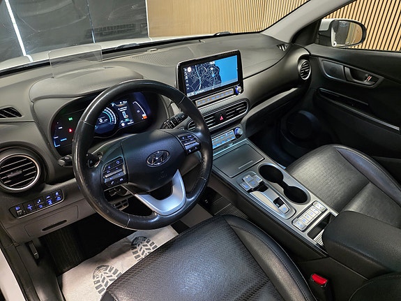 Hyundai Kona 15 of 30