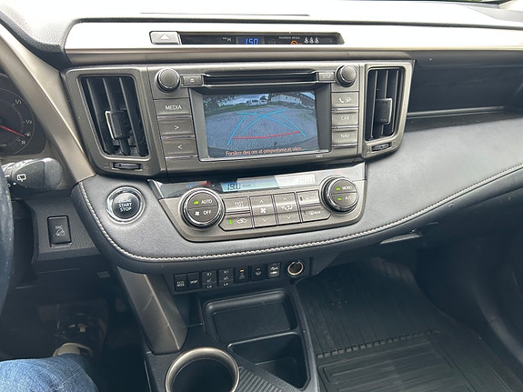 Toyota RAV4 13 of 13