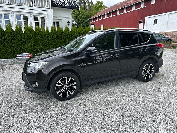 Toyota RAV4 6 of 13