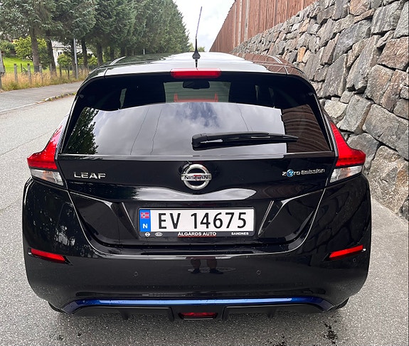 Nissan Leaf 3 of 11