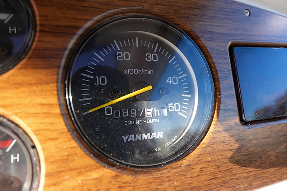 Godt kjøp! Viknes 880 med driftssikker Yanmar 4LH-STE. Èn eier. Kun 897 timer 29 of 29
