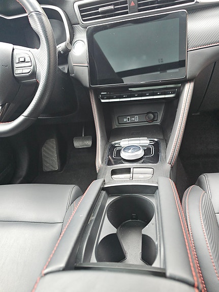 MG ZS EV 9 of 18