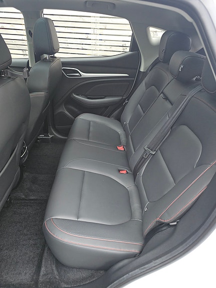 MG ZS EV 6 of 18