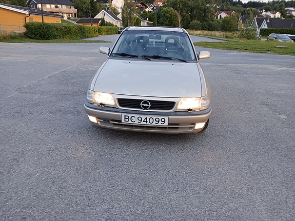 Opel Astra 20 of 30