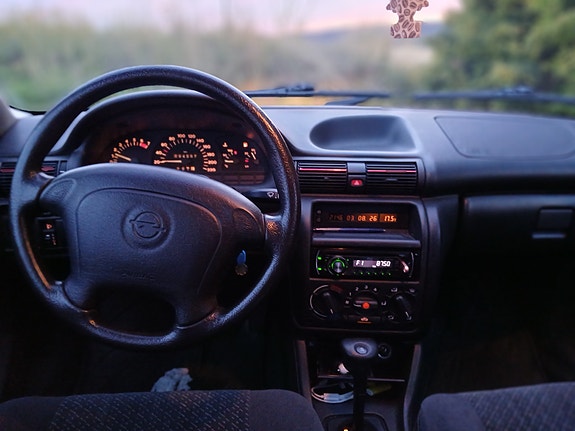 Opel Astra 23 of 30