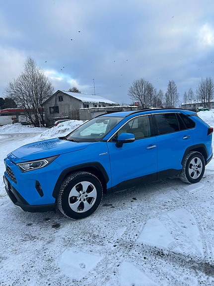 Toyota RAV4 5 of 16
