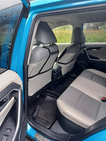 Toyota RAV4 12 of 16
