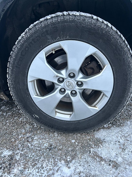Toyota RAV4 11 of 16