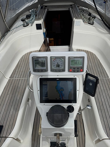 Bavaria 36 AC (3 cab) 4 of 14