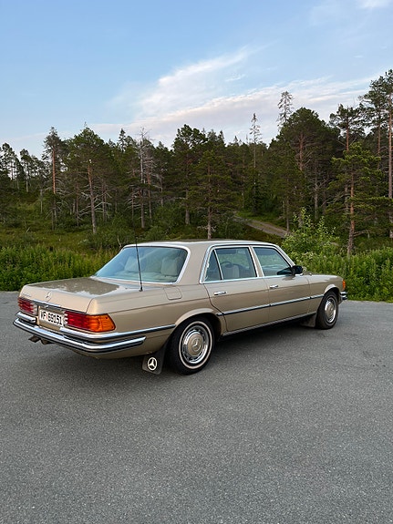Mercedes-Benz 450 SEL 2 of 28