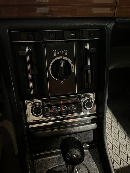 Mercedes-Benz 450 SEL 21 of 28