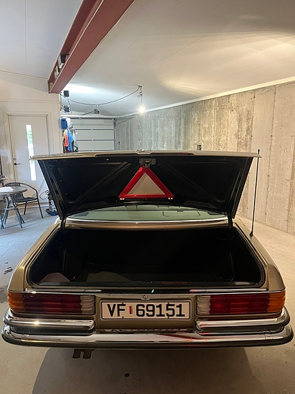 Mercedes-Benz 450 SEL 23 of 28