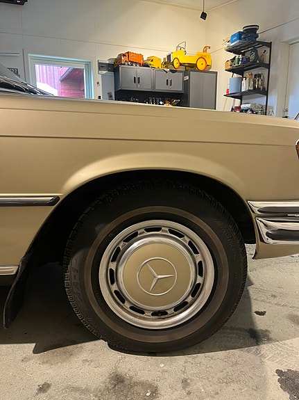 Mercedes-Benz 450 SEL 10 of 28