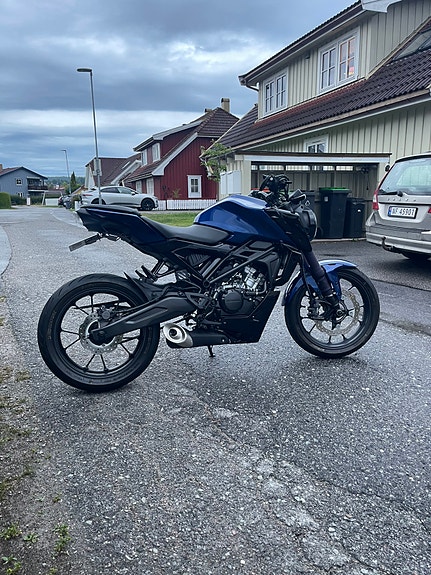 Honda CB 125 R 3 of 30