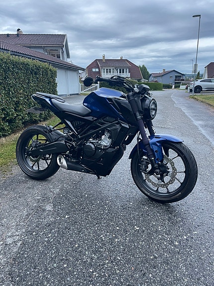 Honda CB 125 R 2 of 30