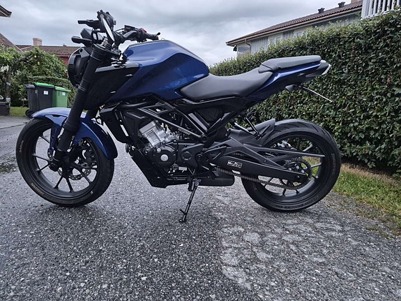 Honda CB 125 R 7 of 30