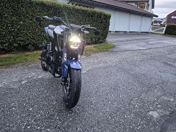 Honda CB 125 R 8 of 30