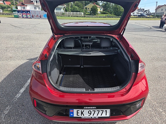 Hyundai IONIQ 7 of 19