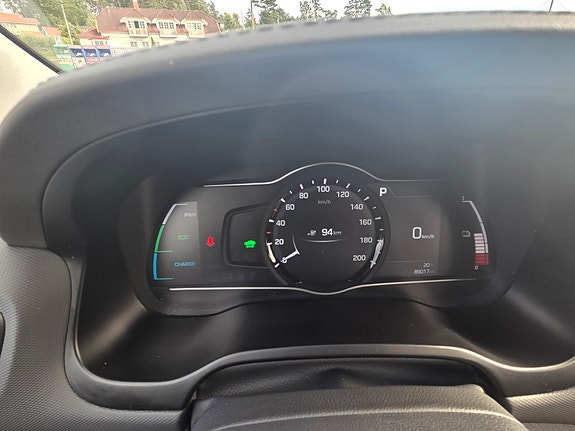 Hyundai IONIQ 14 of 19
