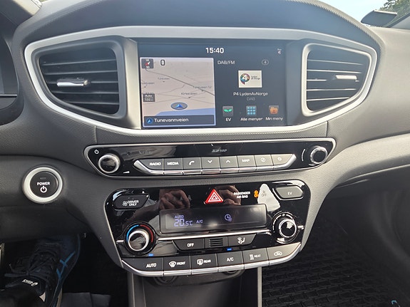 Hyundai IONIQ 16 of 19