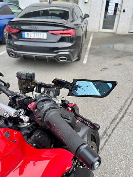 Ducati Streetfighter V4 18 of 22