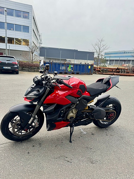 Ducati Streetfighter V4 3 of 22