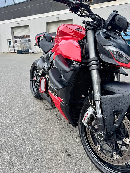 Ducati Streetfighter V4 4 of 22