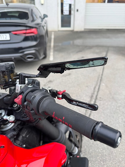 Ducati Streetfighter V4 16 of 22