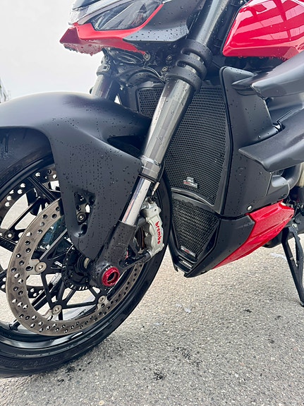 Ducati Streetfighter V4 9 of 22