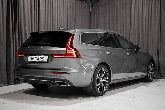 Volvo V60 2 of 30