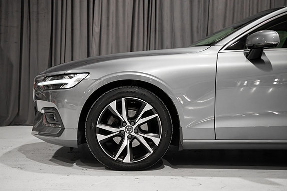 Volvo V60 10 of 30