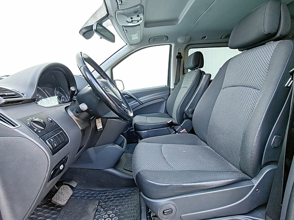 Mercedes-Benz Vito 113 10 of 30