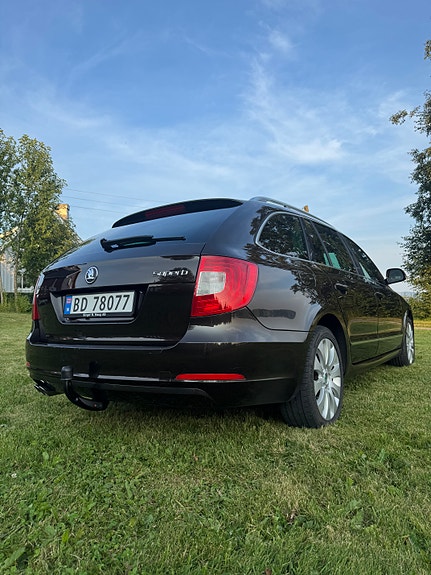 Skoda Superb 9 of 30