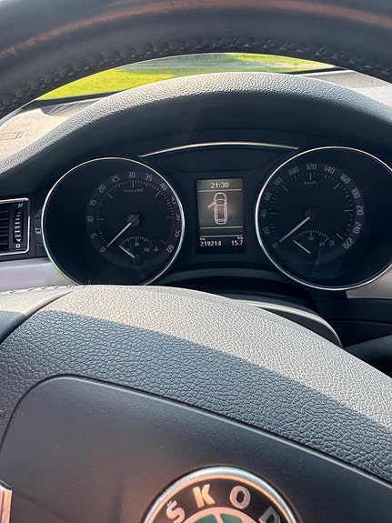 Skoda Superb 19 of 30