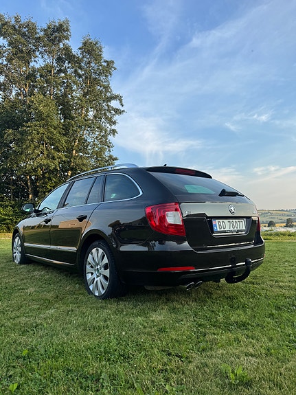 Skoda Superb 14 of 30