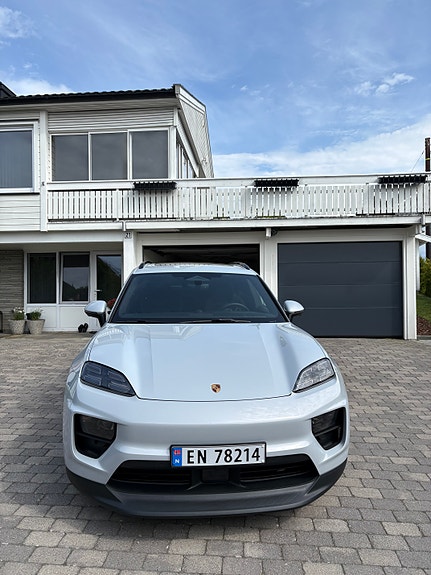 Porsche Macan 4 3 of 15