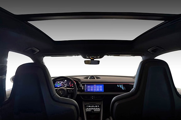 Porsche Macan 4 8 of 15