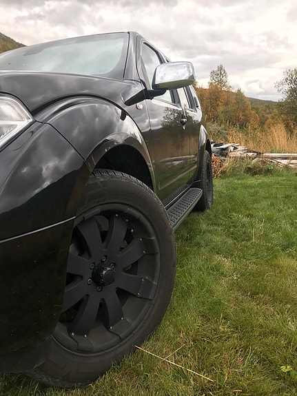 Nissan Pathfinder 3 of 13