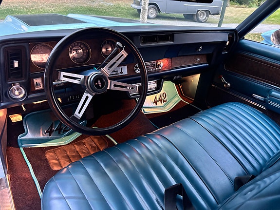 Oldsmobile 442 21 of 29