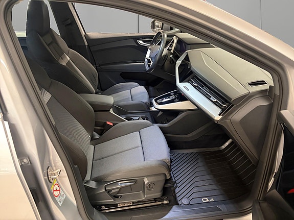 Audi Q4 e-tron 26 of 27