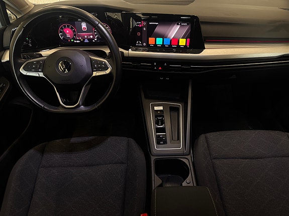 Volkswagen Golf VIII 15 of 30