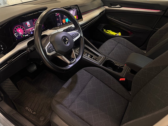 Volkswagen Golf VIII 10 of 30