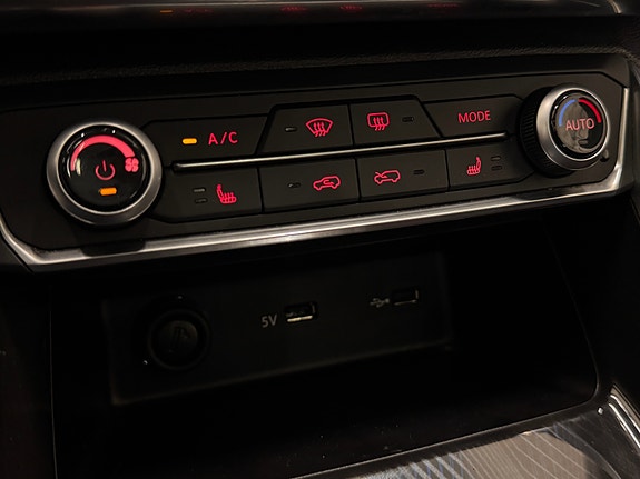 Maxus Euniq 5 24 of 30