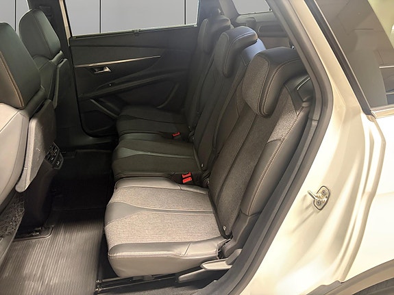 Peugeot 5008 23 of 28