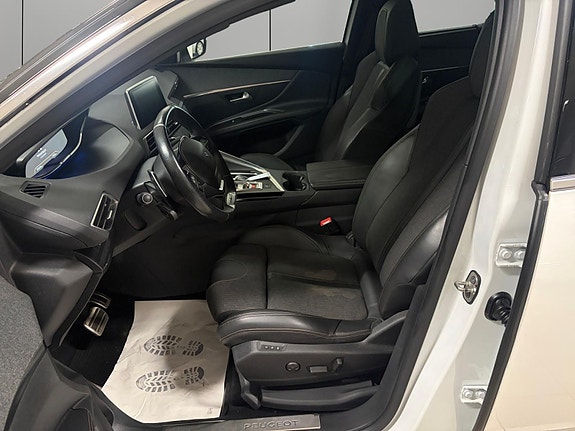 Peugeot 5008 10 of 28