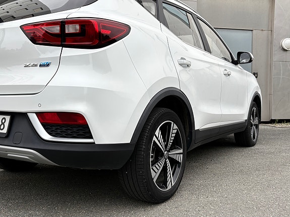 MG ZS EV 12 of 30
