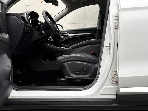 MG ZS EV 22 of 30