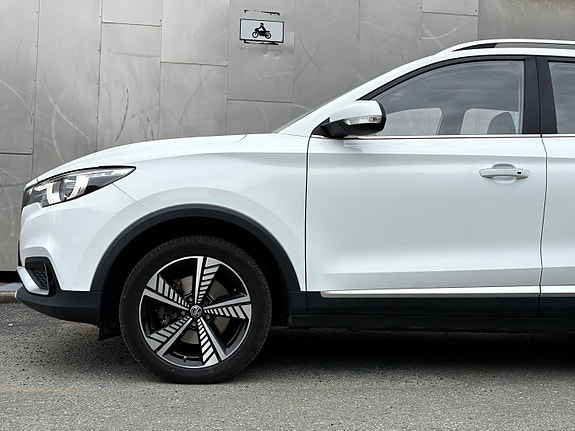 MG ZS EV 4 of 30