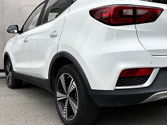 MG ZS EV 9 of 30