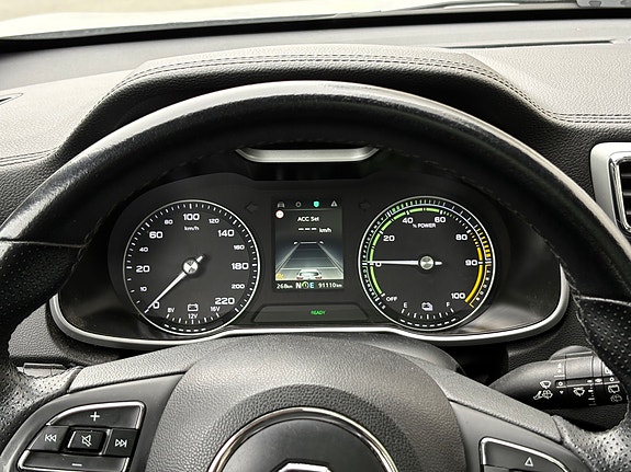 MG ZS EV 28 of 30